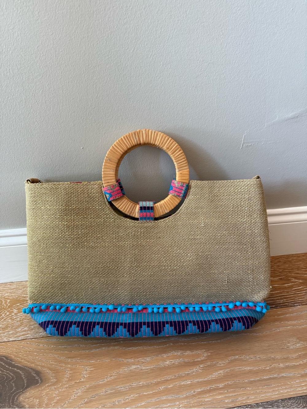 America & Beyond jute tote features a sequin pineapple motif wooden handles - Picture 5 of 9